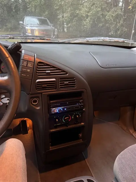 2001 Nissan Quest thumbnail 8