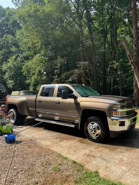 2015 Chevrolet Silverado 3500HD thumbnail 4